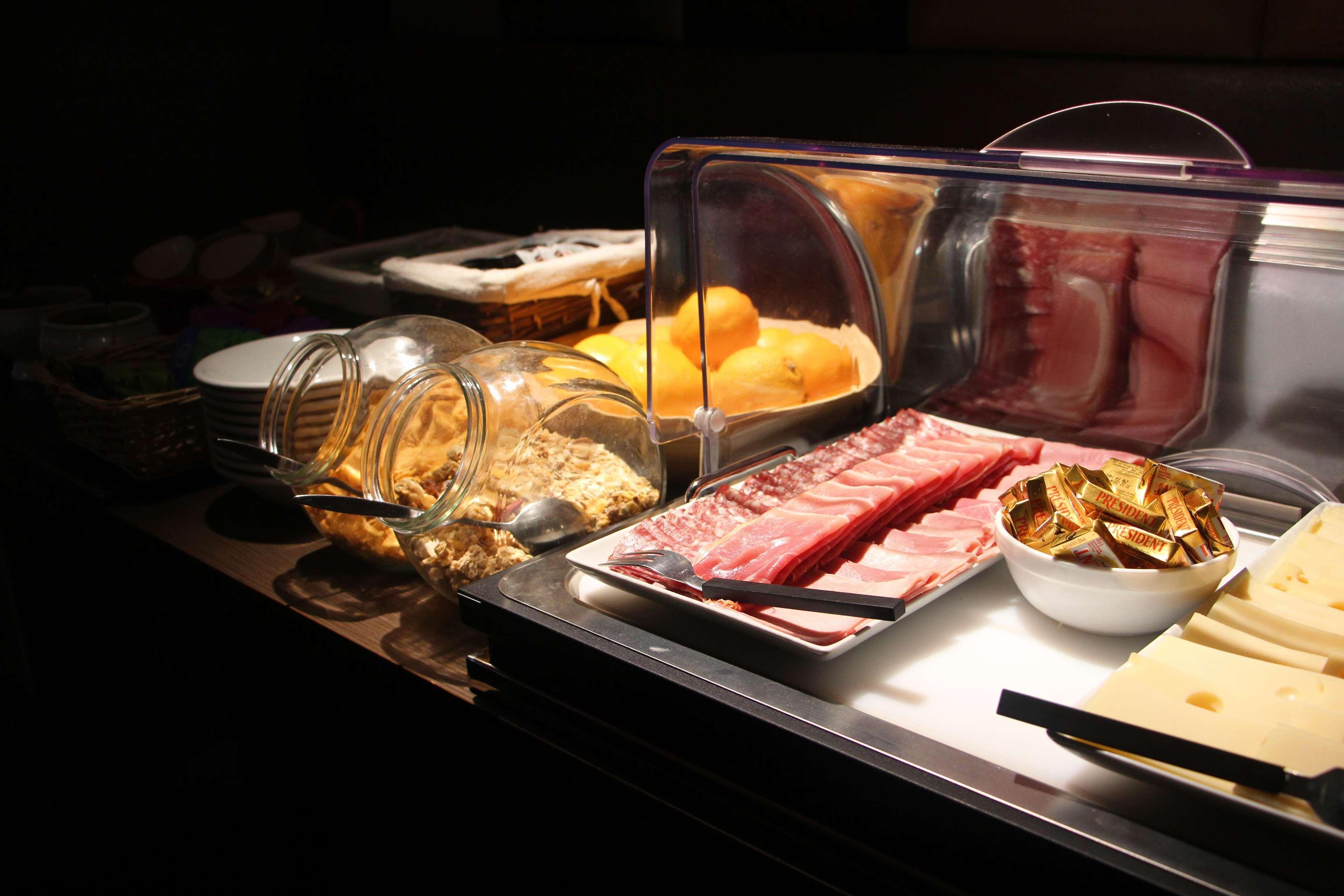Kyriad Restaurant Centre Spa Vichy Luaran gambar